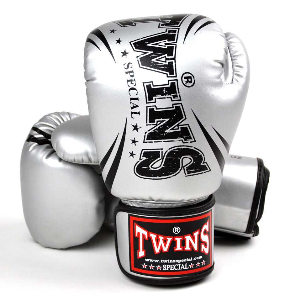 Twins cheap kickboxing gloves