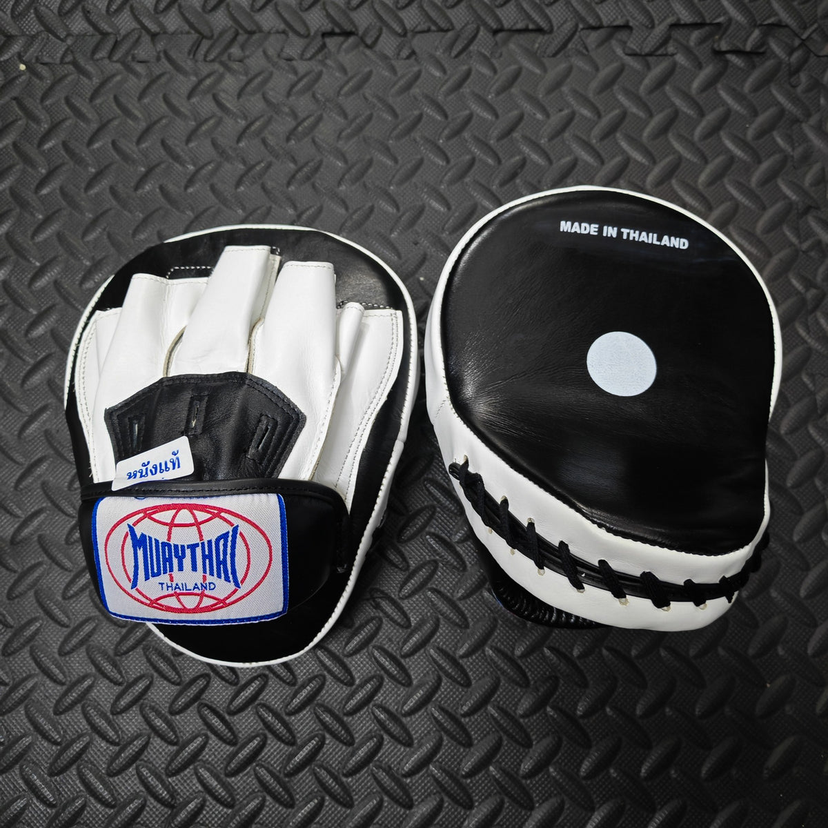 MUAYTHAI Leather Curve Punching Mitts