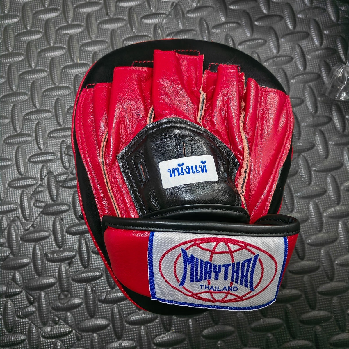 MUAYTHAI Leather Curve Punching Mitts