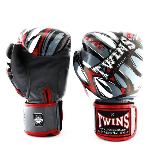 Twins Special "FBGVL3-55 / Demon" Boxing Glove